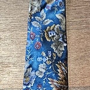 SURREY mens floral 100% silk made In USA Tie SIZE 58x3.75 MULTICOLOR T9